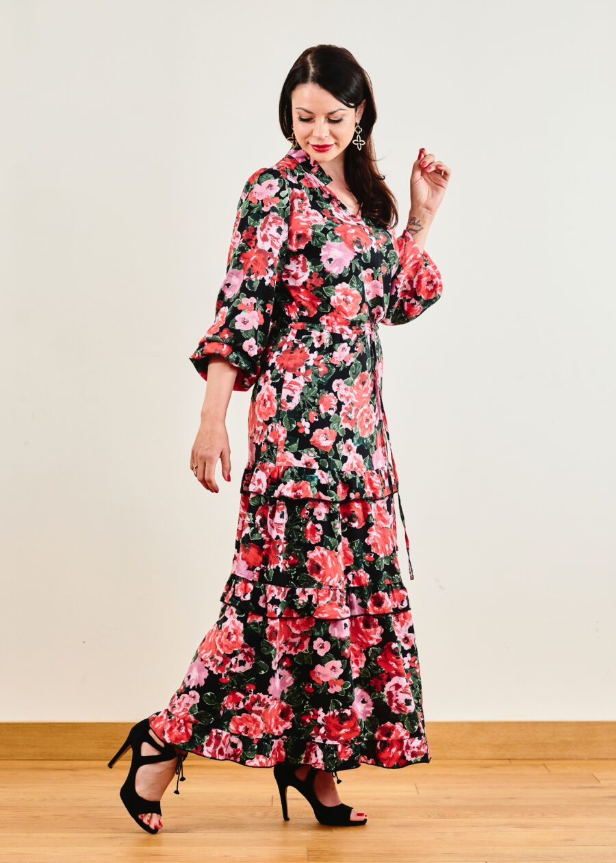 Sukienka w róże z falbanami - Kobiecowo - internetowy butik z odzieżą damską