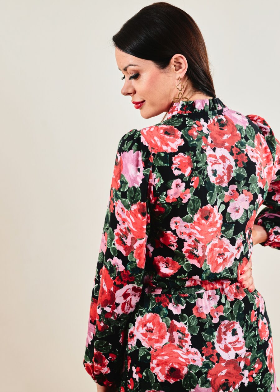 Sukienka w róże z falbanami - Kobiecowo - internetowy butik z odzieżą damską