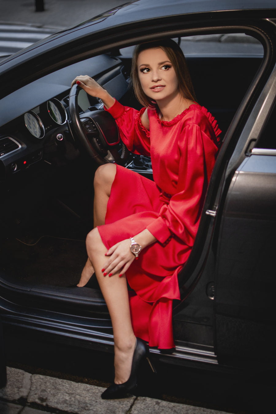 27.08.18-8-900x1350 Czerwona sukienka z perłowymi guzikami - Kobiecowo - internetowy butik z odzieżą damską