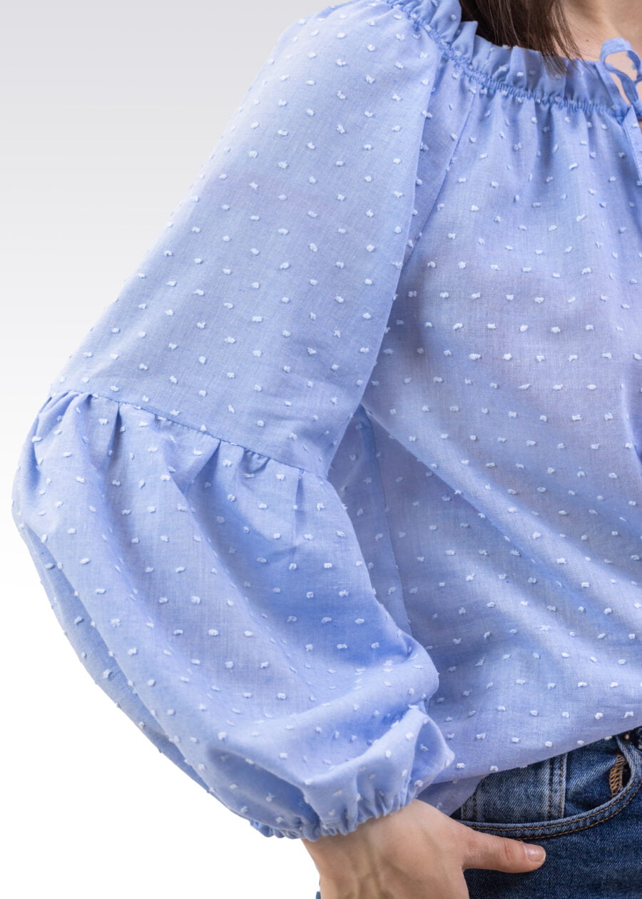 Niebieska bluzka w kropki - Kobiecowo - internetowy butik z odzieżą damską
