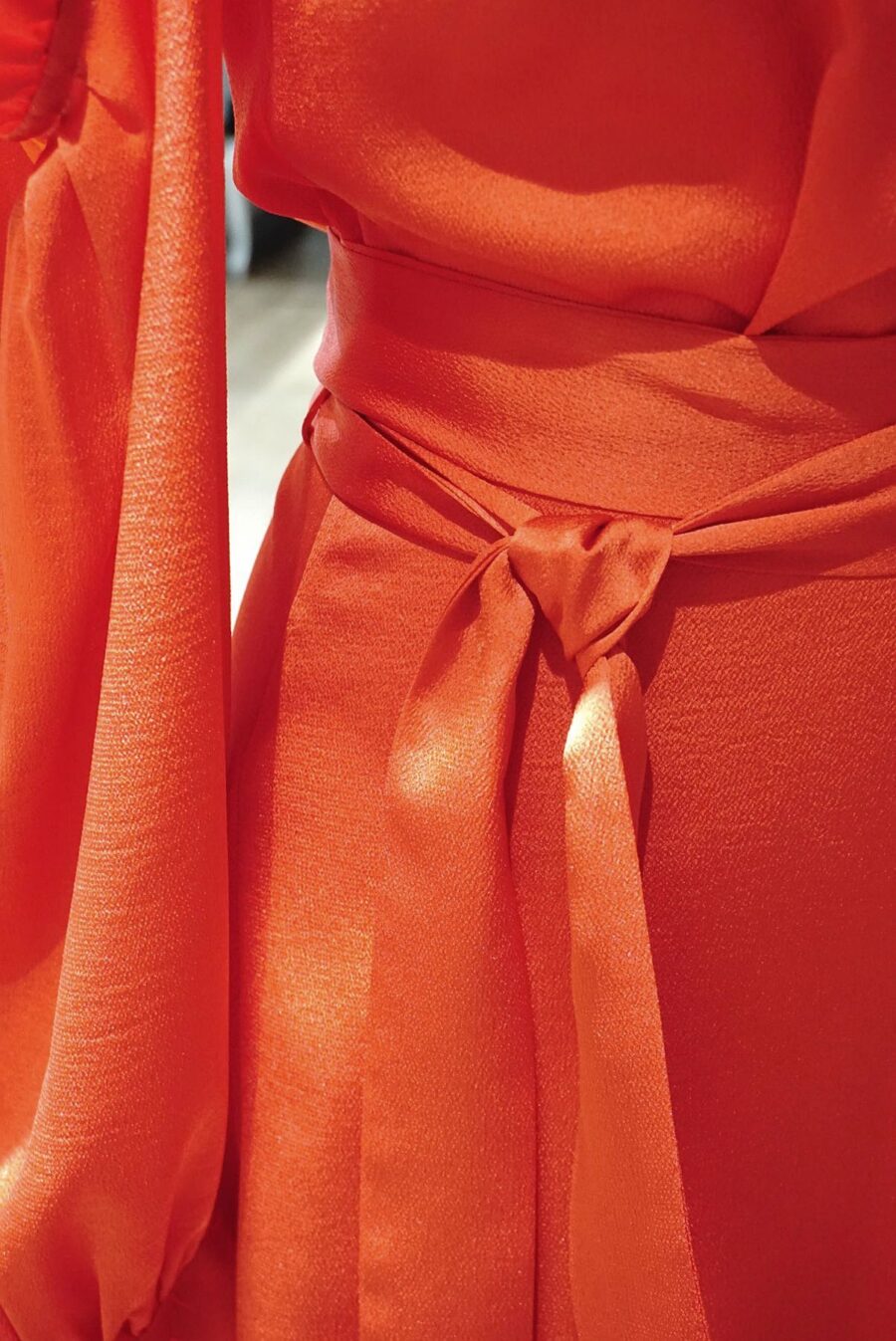 DSC00623-900x1347 Czerwona sukienka z perłowymi guzikami - Kobiecowo - internetowy butik z odzieżą damską