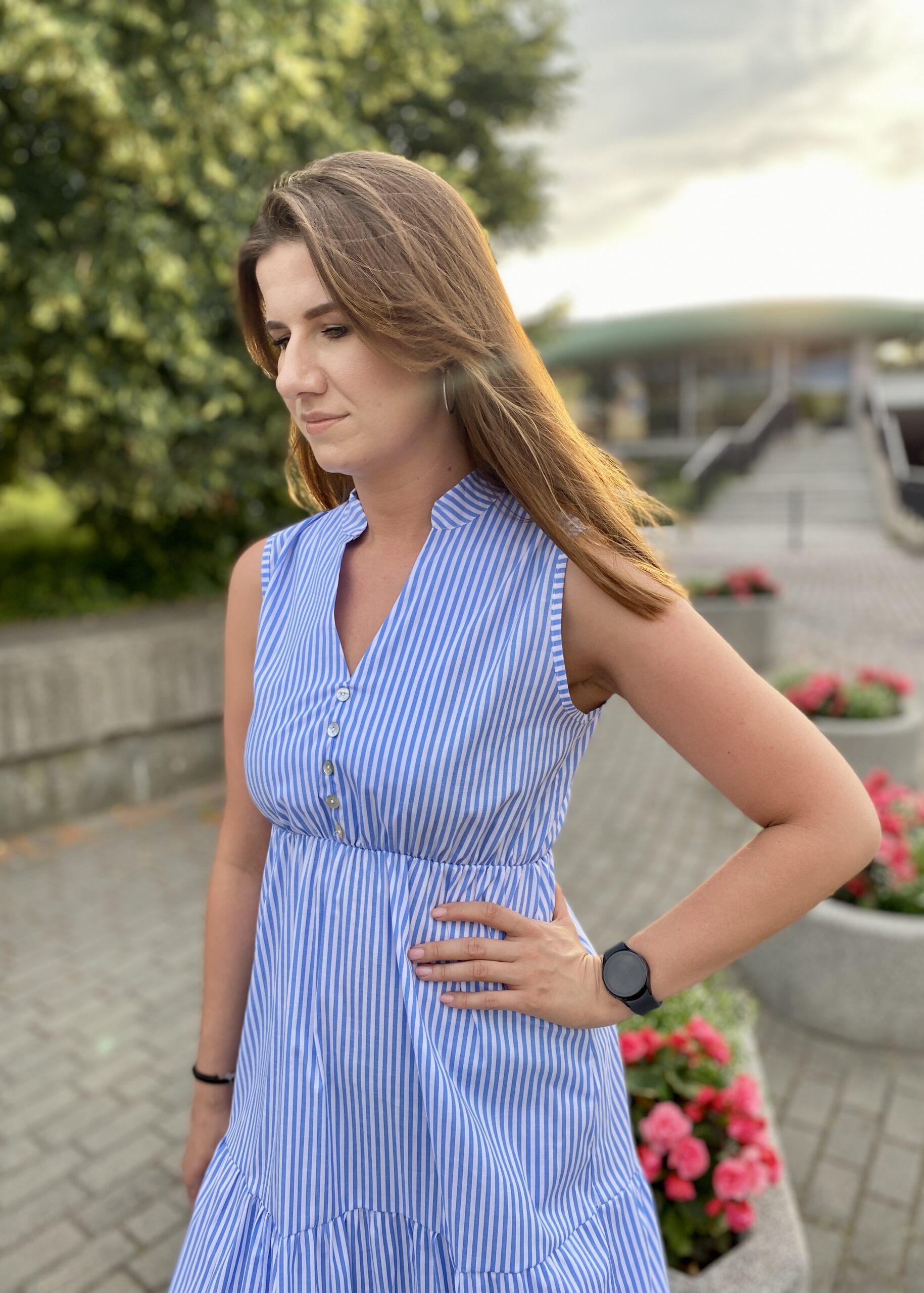 IMG_1061 Niebieska sukienka w białe paski - Kobiecowo - internetowy butik z odzieżą damską