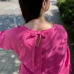 Fuksjowa bluzka wiązana na plecach - Kobiecowo - internetowy butik z odzieżą damską