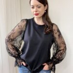 kobiecowo Bluzka z koronkowym rękawem - Kobiecowo - internetowy butik z odzieżą damską