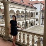 Piórkowa sukienka z kolekcji Aneta Kręglicka - Kobiecowo - internetowy butik z odzieżą damską