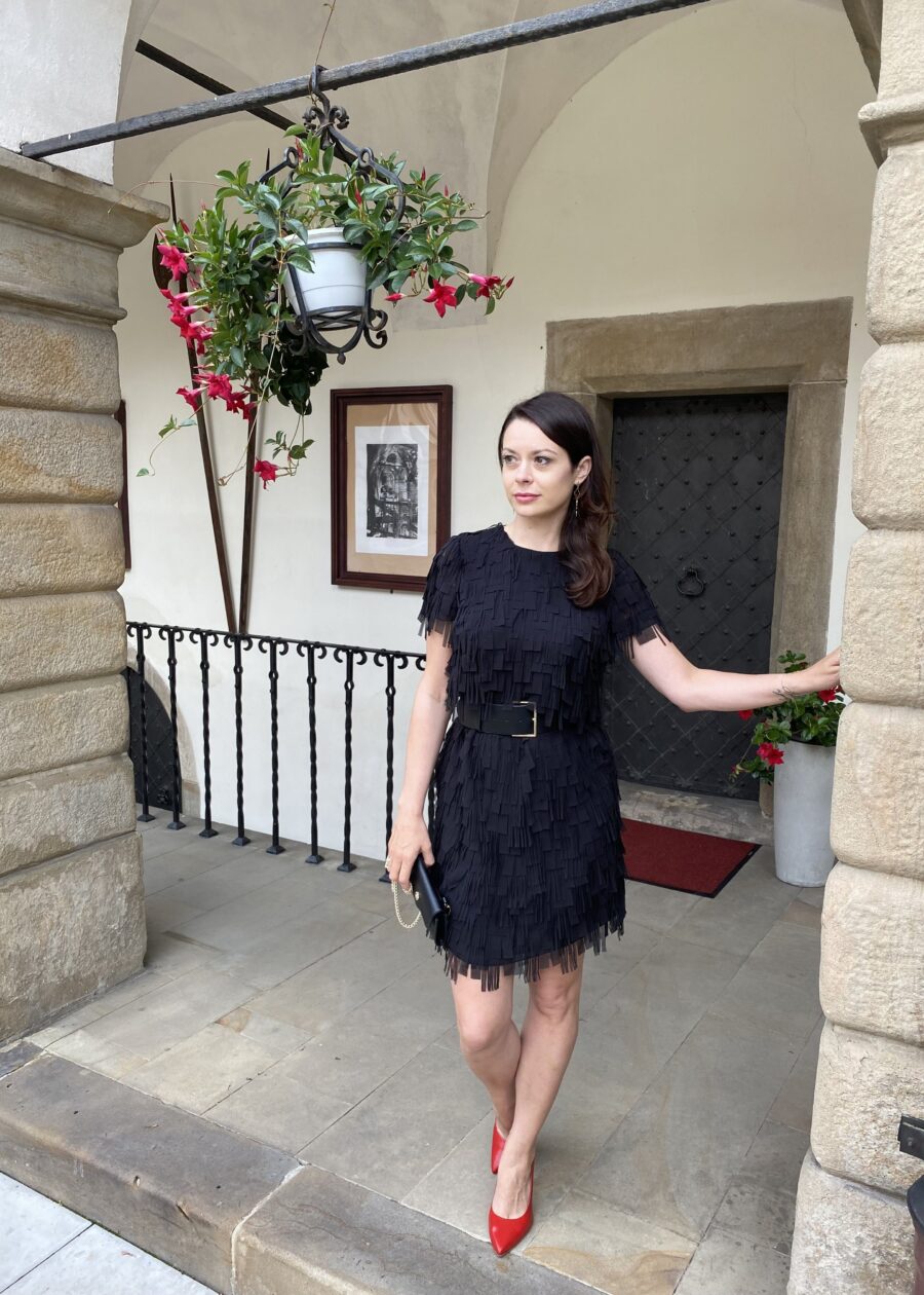 Piórkowa sukienka z kolekcji Aneta Kręglicka - Kobiecowo - internetowy butik z odzieżą damską