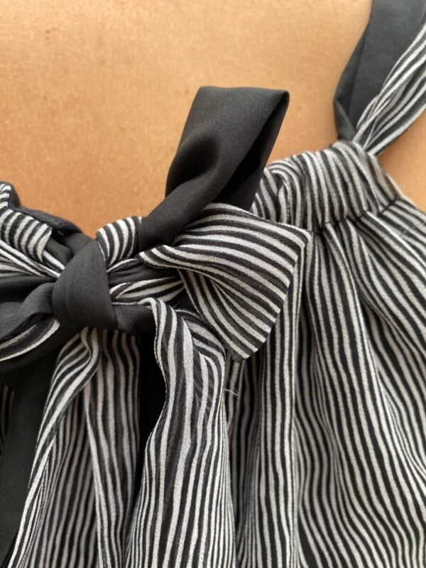 Wiązana bluzka pasami - Kobiecowo - internetowy butik z odzieżą damską