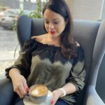 Zielona bluzka z czarną koronką - Kobiecowo - internetowy butik z odzieżą damską