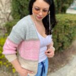 sweter w pastelowe pasy