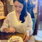 biała haftowana bluzka