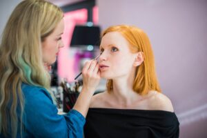 Kładka Rondo Rzeszów – sesja z modelką Basią - Kobiecowo - internetowy butik z odzieżą damską Kładka Rondo Rzeszów – sesja z modelką Basią - Kobiecowo - internetowy butik z odzieżą damską