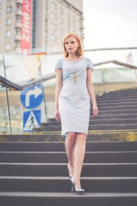 Kładka Rondo Rzeszów – sesja z modelką Basią - Kobiecowo - internetowy butik z odzieżą damską Kładka Rondo Rzeszów – sesja z modelką Basią - Kobiecowo - internetowy butik z odzieżą damską