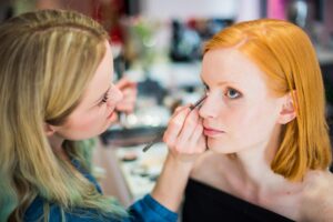 Kładka Rondo Rzeszów – sesja z modelką Basią - Kobiecowo - internetowy butik z odzieżą damską Kładka Rondo Rzeszów – sesja z modelką Basią - Kobiecowo - internetowy butik z odzieżą damską