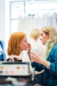 Kładka Rondo Rzeszów – sesja z modelką Basią - Kobiecowo - internetowy butik z odzieżą damską Kładka Rondo Rzeszów – sesja z modelką Basią - Kobiecowo - internetowy butik z odzieżą damską