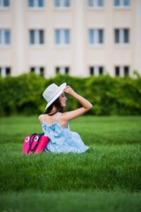 Letnia stylizacja - Ogrody Bernardyńskie - Kobiecowo - internetowy butik z odzieżą damską Letnia stylizacja - Ogrody Bernardyńskie - Kobiecowo - internetowy butik z odzieżą damską