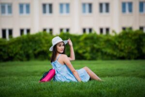 Letnia stylizacja - Ogrody Bernardyńskie - Kobiecowo - internetowy butik z odzieżą damską Letnia stylizacja - Ogrody Bernardyńskie - Kobiecowo - internetowy butik z odzieżą damską