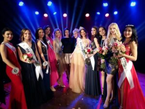 Kobiecowo na wyborach Miss WSiZ 2017 - Kobiecowo - internetowy butik z odzieżą damską